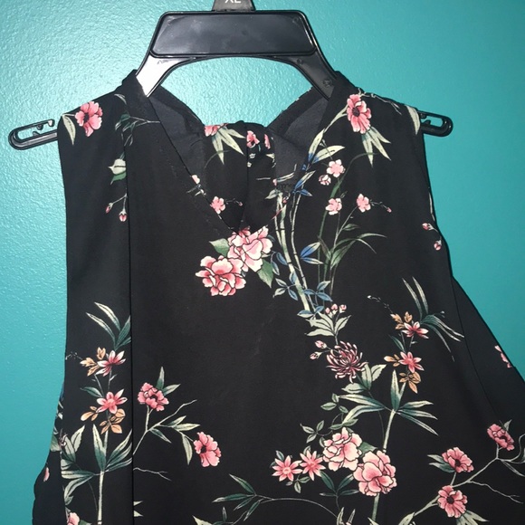 Torrid floral top - Picture 2 of 5